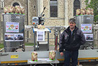 Stéphane préparant sa bouillote ambulante pour la fabrication de cidre.